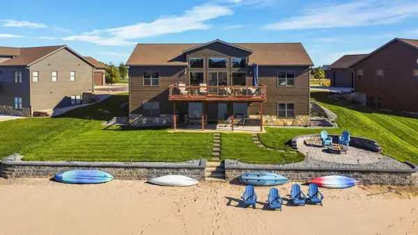 N8629 N Log Cabin Court, New Lisbon, WI 53950
