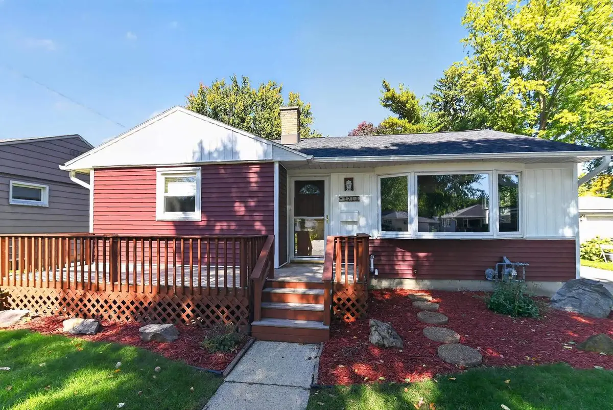 3710 Sussex Lane, Madison, WI 53714 - #1