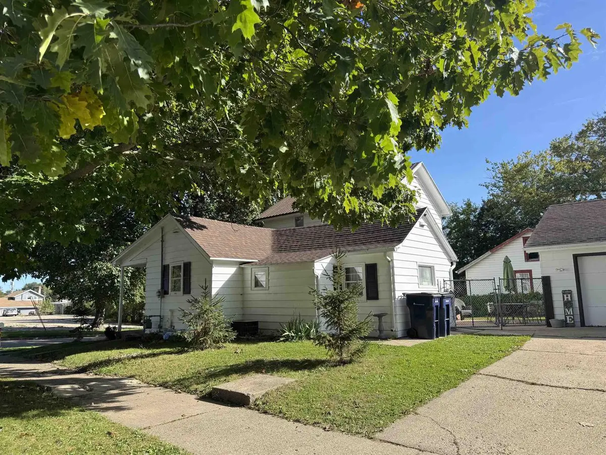 102 S Chatham Street, Janesville, WI 53548 - #1