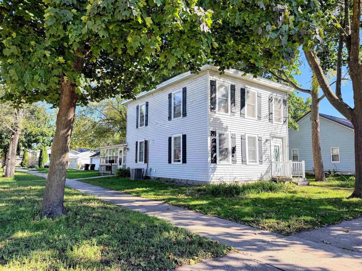 158 N Wacouta Avenue, Prairie Du Chien, WI 53821 - #1