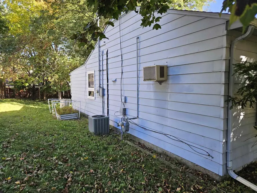 327 Hitchcock Street, Baraboo, WI 53913 - #3