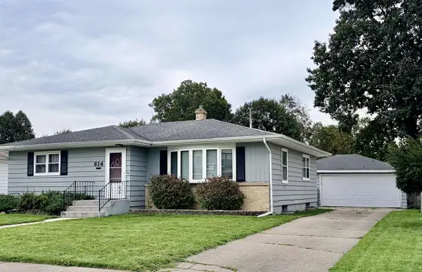 614 N Palm Street, Janesville, WI 53548