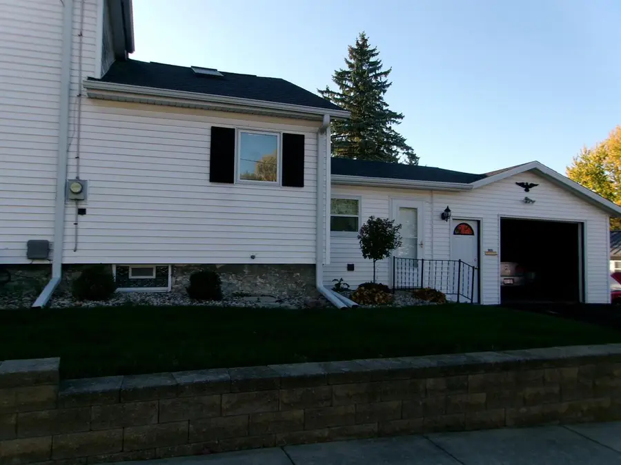 100 TAYLOR Street, Waupun, WI 53963 - #3