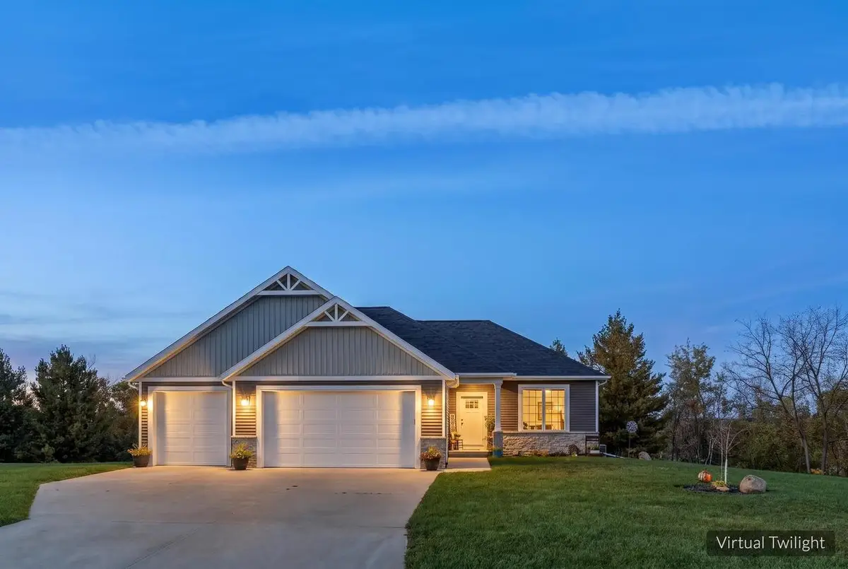 387 Drumlin Loop, Ripon, WI 54971 - #1