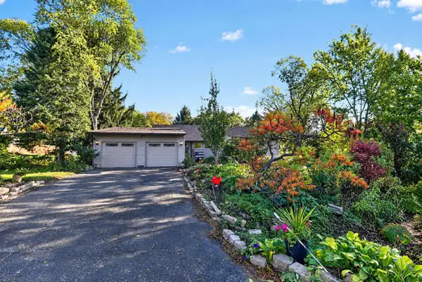1426 RAVENOAKS Trail, Oregon, WI 53575