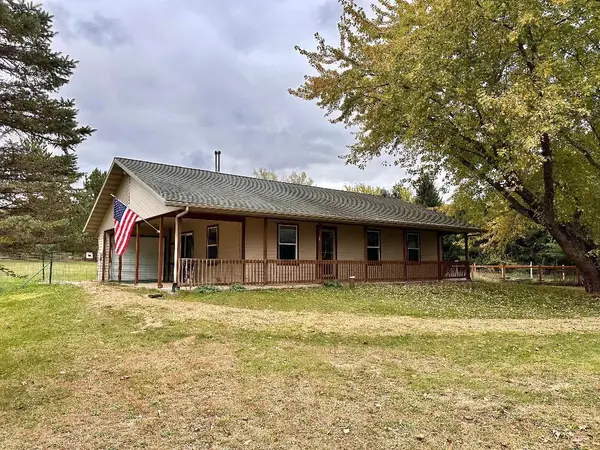 N4490 10th Avenue, Montello, WI 53949