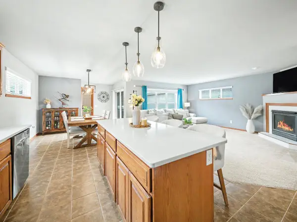 3821 STONEBRIDGE Drive, Madison, WI 53719