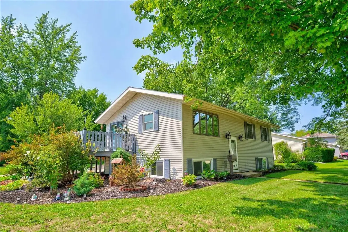 908 Shirley Street, Stoughton, WI 53589 - #1