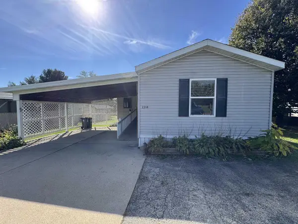 2208 Edgeview Drive, Monroe, WI 53566