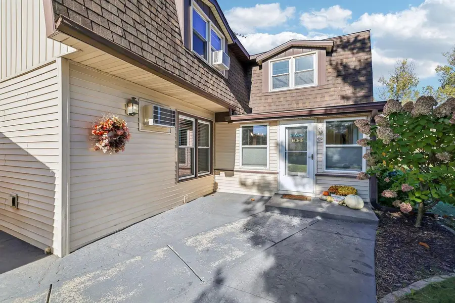 414 Saddle Ridge, Portage, WI 53901 - #2