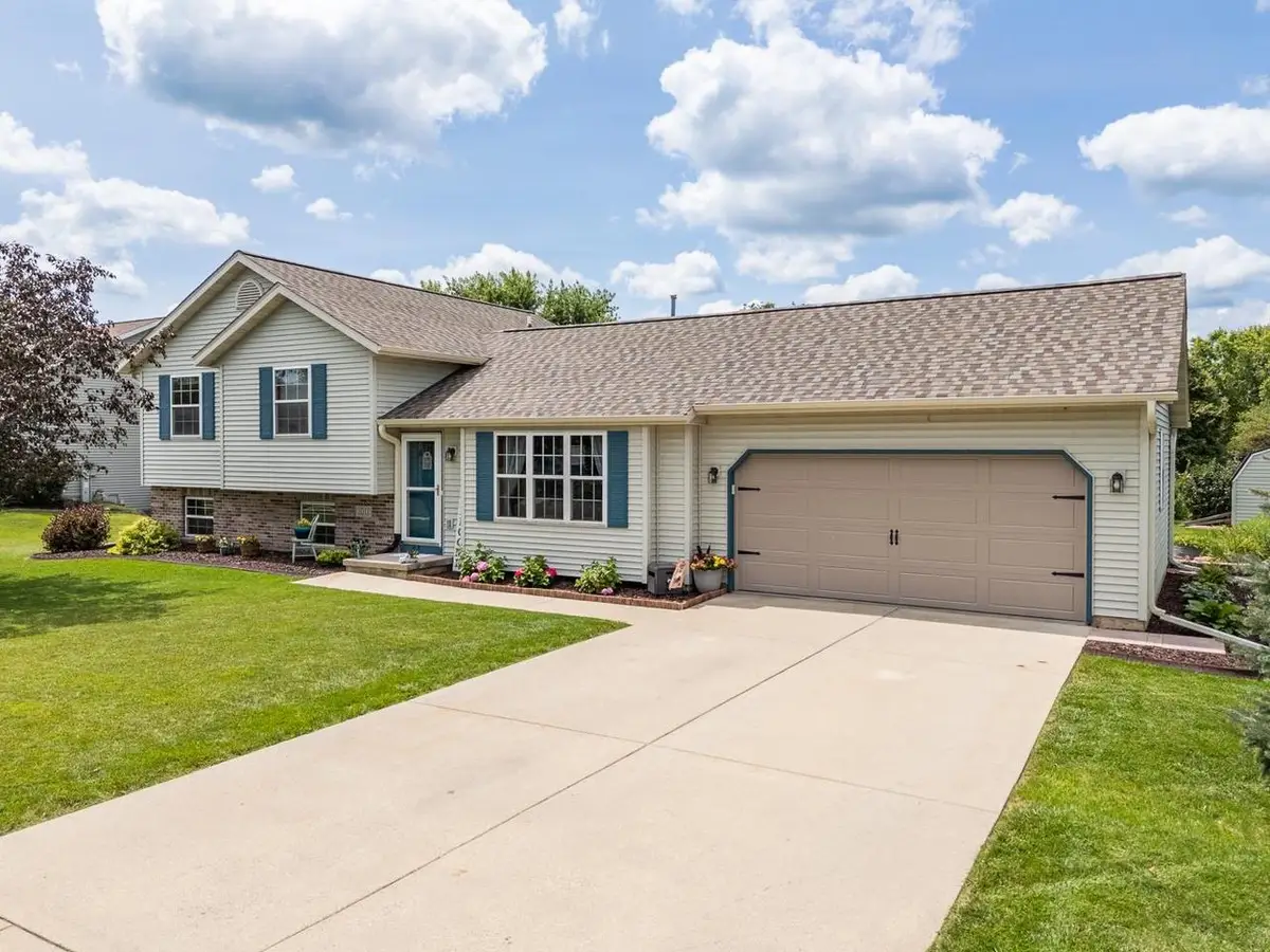 1011 Eagle Lane, Poynette, WI 53955 - #1