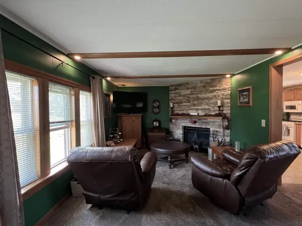 240 Ridgewood Drive, Viroqua, WI 54665