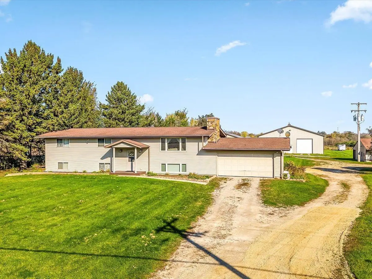 8716 W Saint Lawrence Avenue, Beloit, WI 53511 - #1