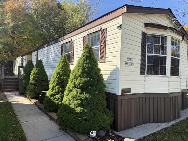 W211N11625 Hilltop Circle, Germantown, WI 53022