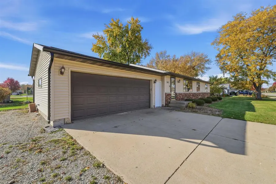 541 Edgewood Drive, Waupun, WI 53963 - #2