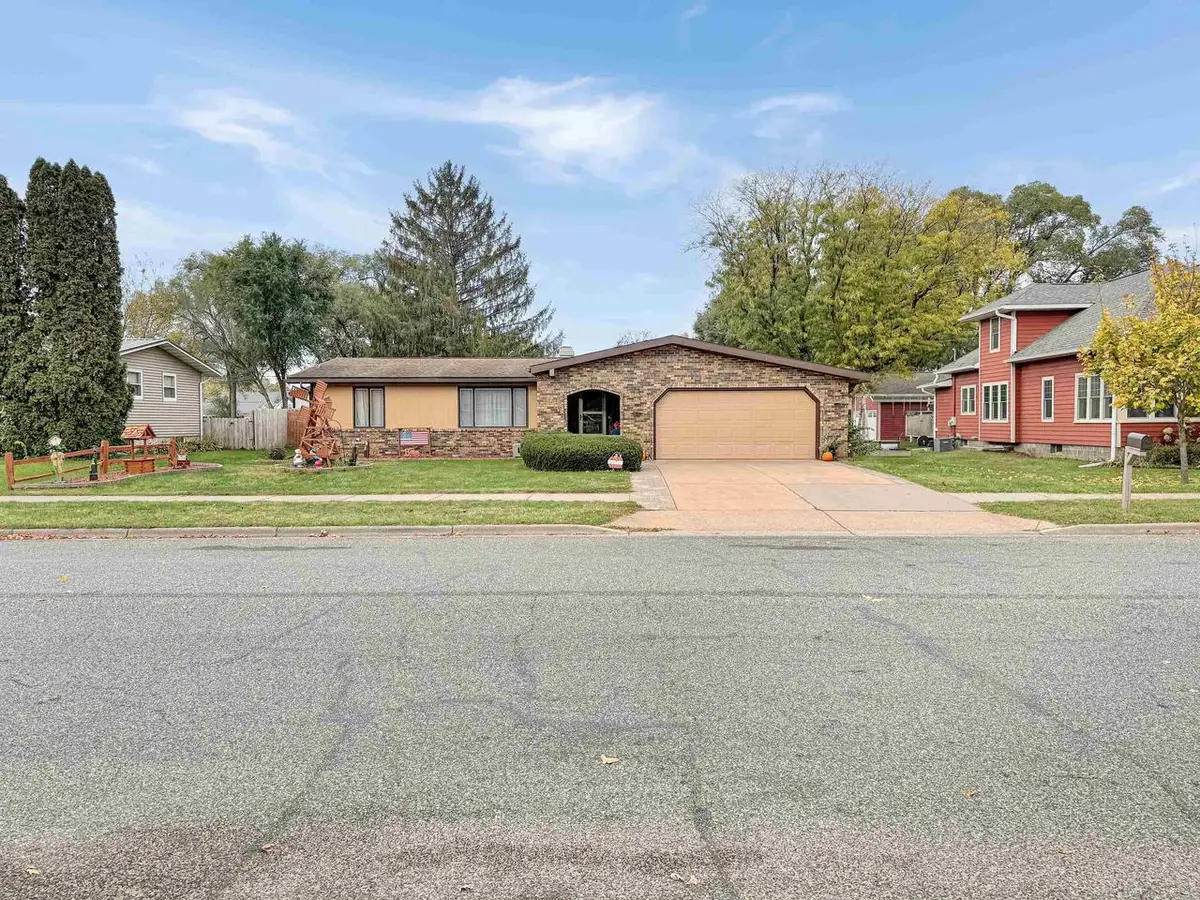 221 S Dousman Street, Prairie Du Chien, WI 53821 - #1