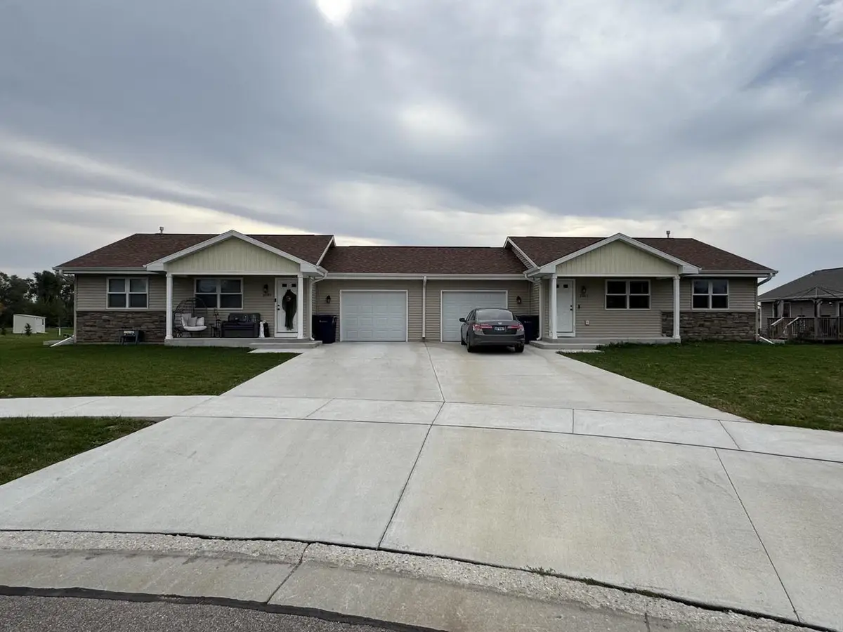 1049-1051 Fir Court, Janesville, WI 53546 - #1