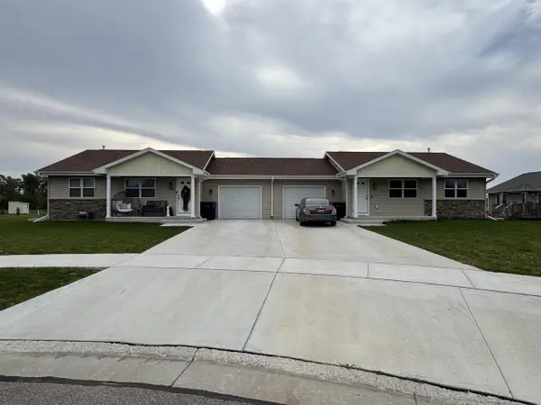 1049-1051 Fir Court, Janesville, WI 53546