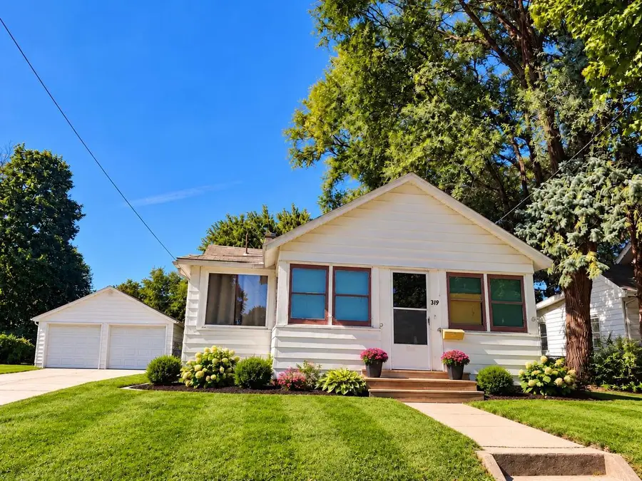 319 N Pine Street, Janesville, WI 53546 - #2