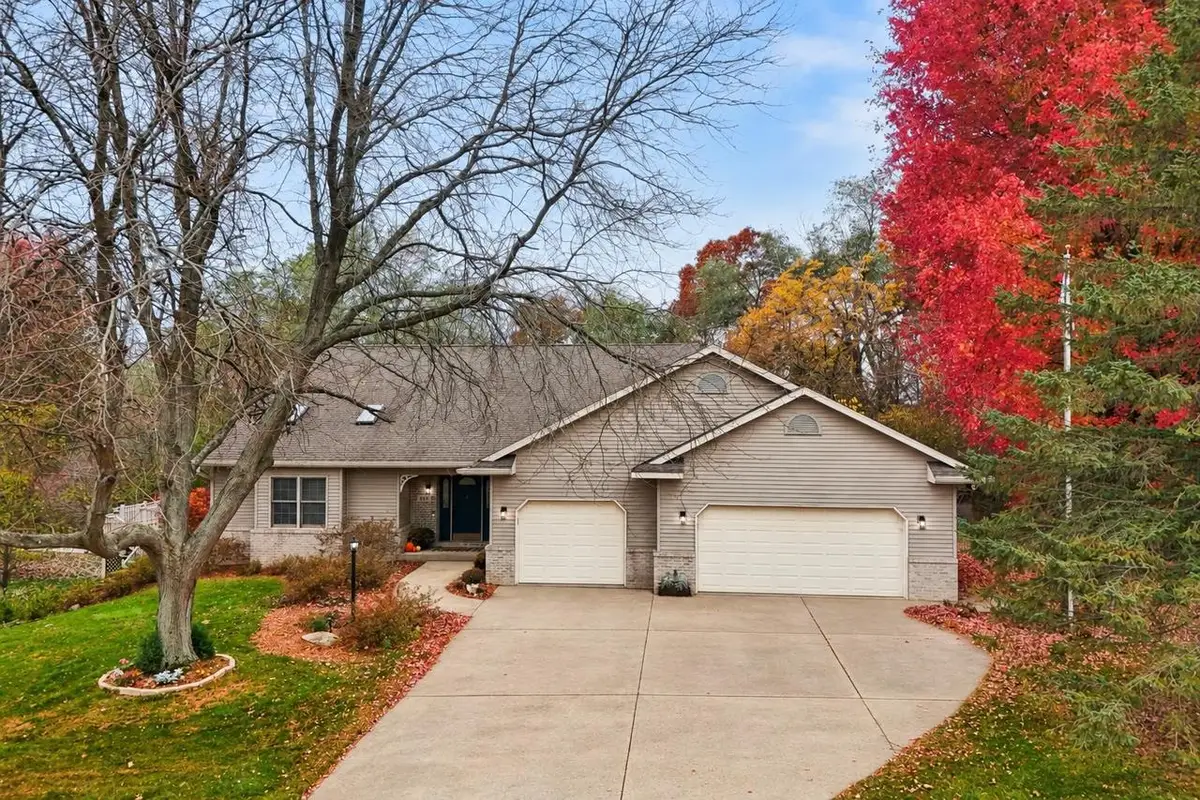 828 Pine Grove Drive, Reedsburg, WI 53959 - #1