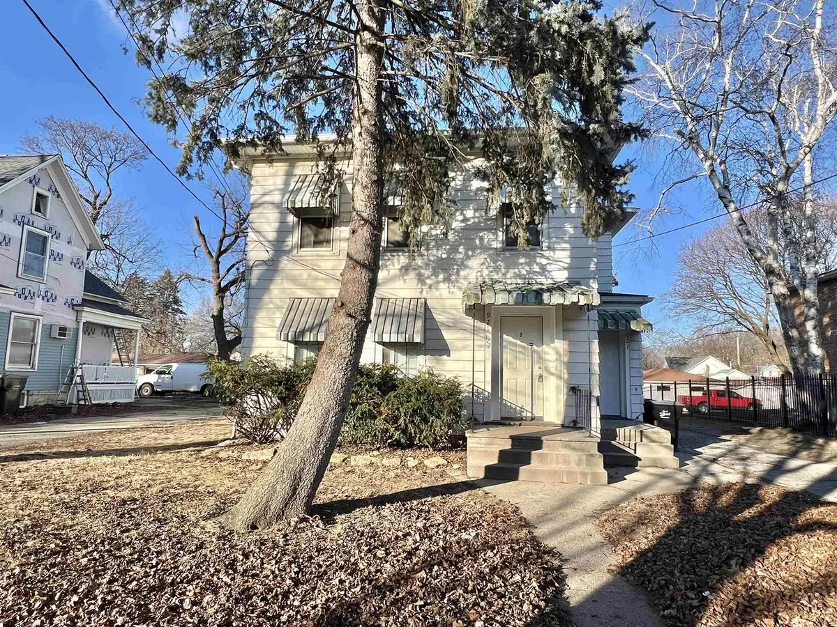 921 W Grand Avenue, Beloit, WI 53511 - #1
