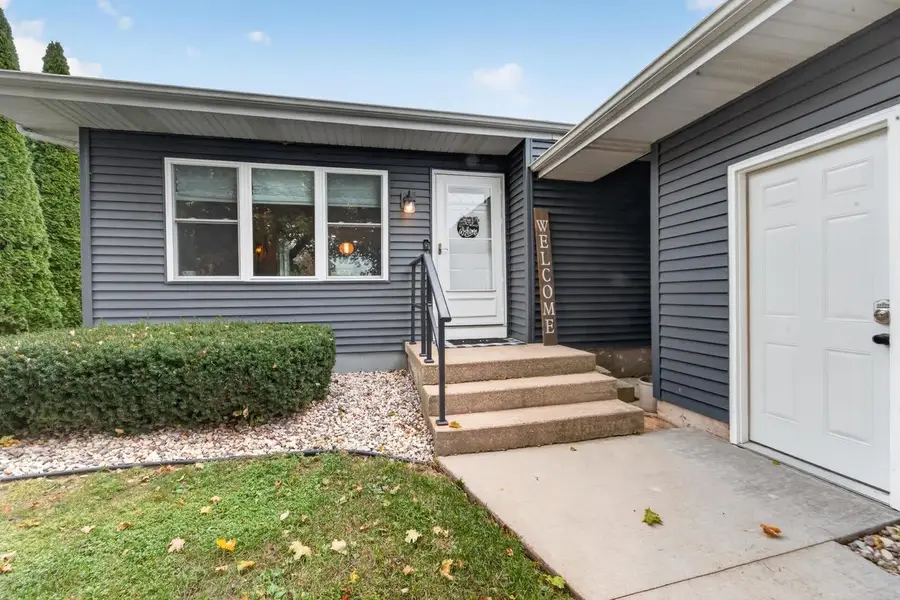 112+114 Woodview Drive, Cottage Grove, WI 53527 - #2