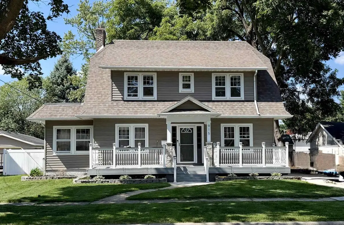 915 N Garfield Avenue, Janesville, WI 53545 - #1
