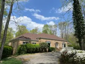 319 Chestnut Hill Rd, Summersville, WV 26651