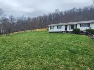 1399 Greenbrier Rd, Richwood, WV 26261