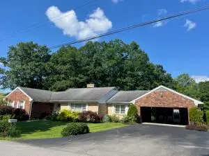 415 Odell St, Summersville, WV 26651 - #1