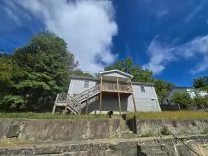 15 E Walnut St, Richwood, WV 26261