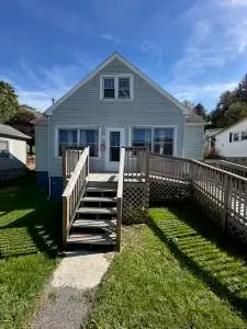 132 Maple St, Richwood, WV 26261