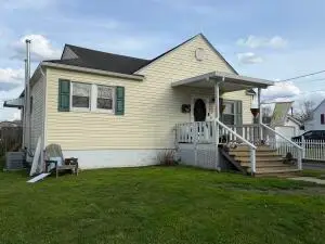 114 Lindburg Ave, Fayetteville, WV 25840 - #2