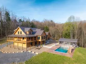 1596 Elliot Cutoff Rd, Victor, WV 25938