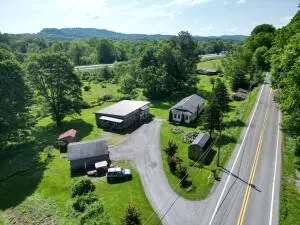 402 Glen Oaks Rd, Summersville, WV 26651 - #1