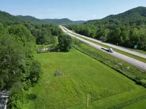 402 Glen Oaks Rd, Summersville, WV 26651 - #3