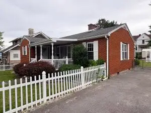212 Summerlee Ave, Oak Hill, WV 25901 - #2