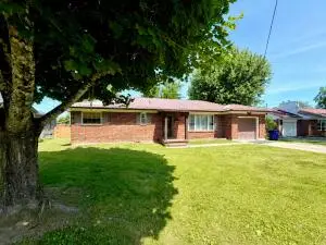 219 Fayette, Fayetteville, WV 25840 - #1