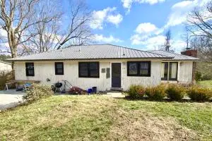 425 N Court St, Fayetteville, WV 25840