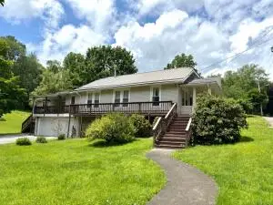 111 Daniels, Fayetteville, WV 25840