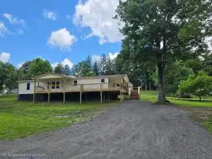 323 State Avenue, Oak Hill, WV 25901