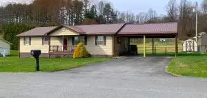 323 S Loop Dr, Oak Hill, WV 25901 - #2