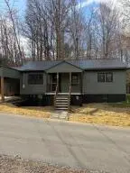 150 4th St, Bradley, WV 25818 - #2