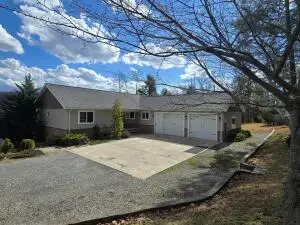 42 Bastille Run, Summersville, WV 26651