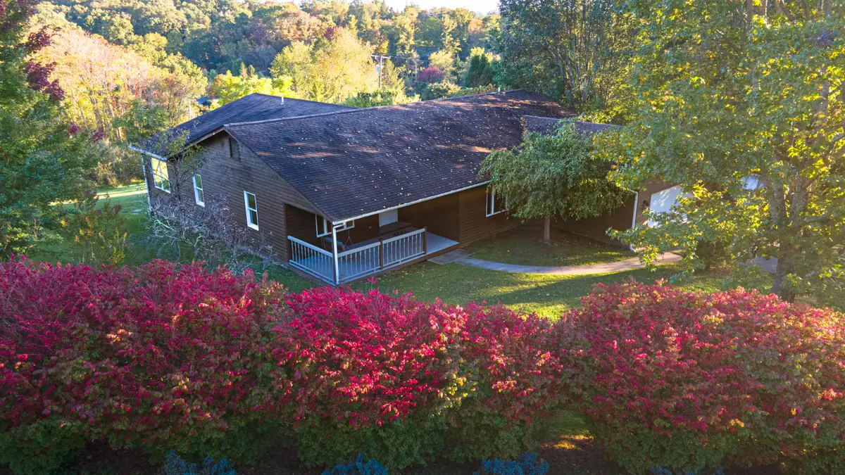 140 Wiley Dr, Lewisburg, WV 24901 - Image #1