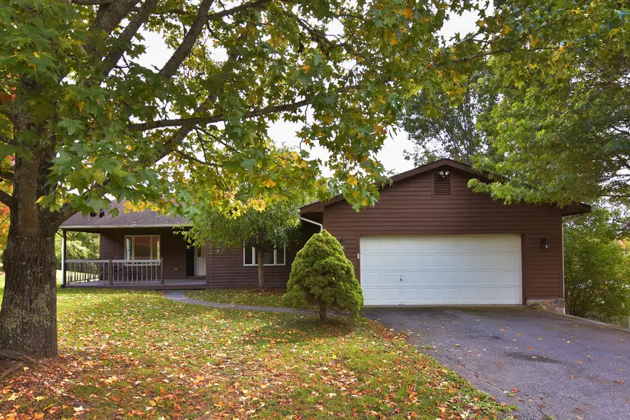 140 Wiley Dr, Lewisburg, WV 24901 - Image #2