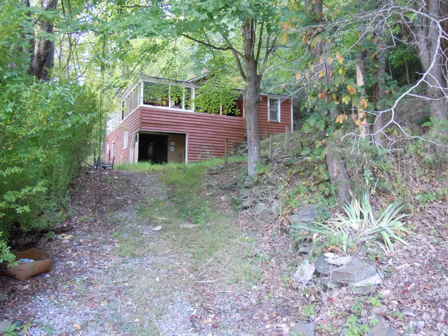 533 4th Ave, Marlinton, WV 24954 - #2