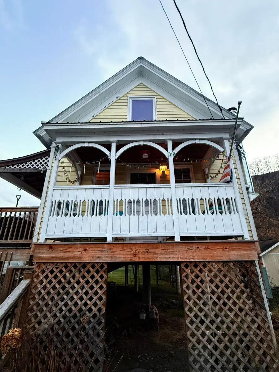 213 Railroad Ave, Alderson, WV 24910 - #2