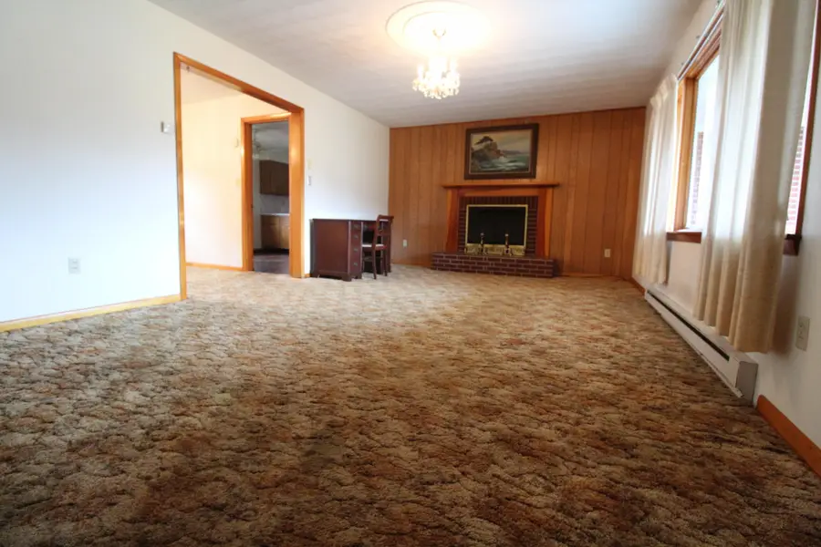 1082 State Route 3 And 12, Hinton, WV 25951 - #3