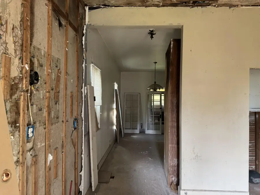 947 W 9th St, Huntington, WV 25704 - Image #2